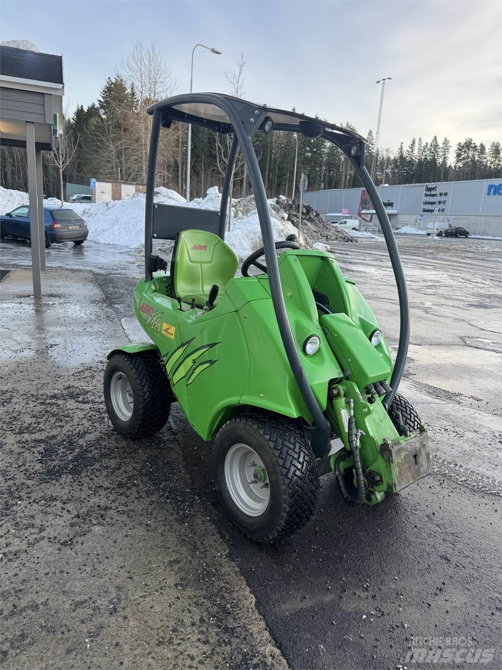 Avant 220 Skid Steer Loaders