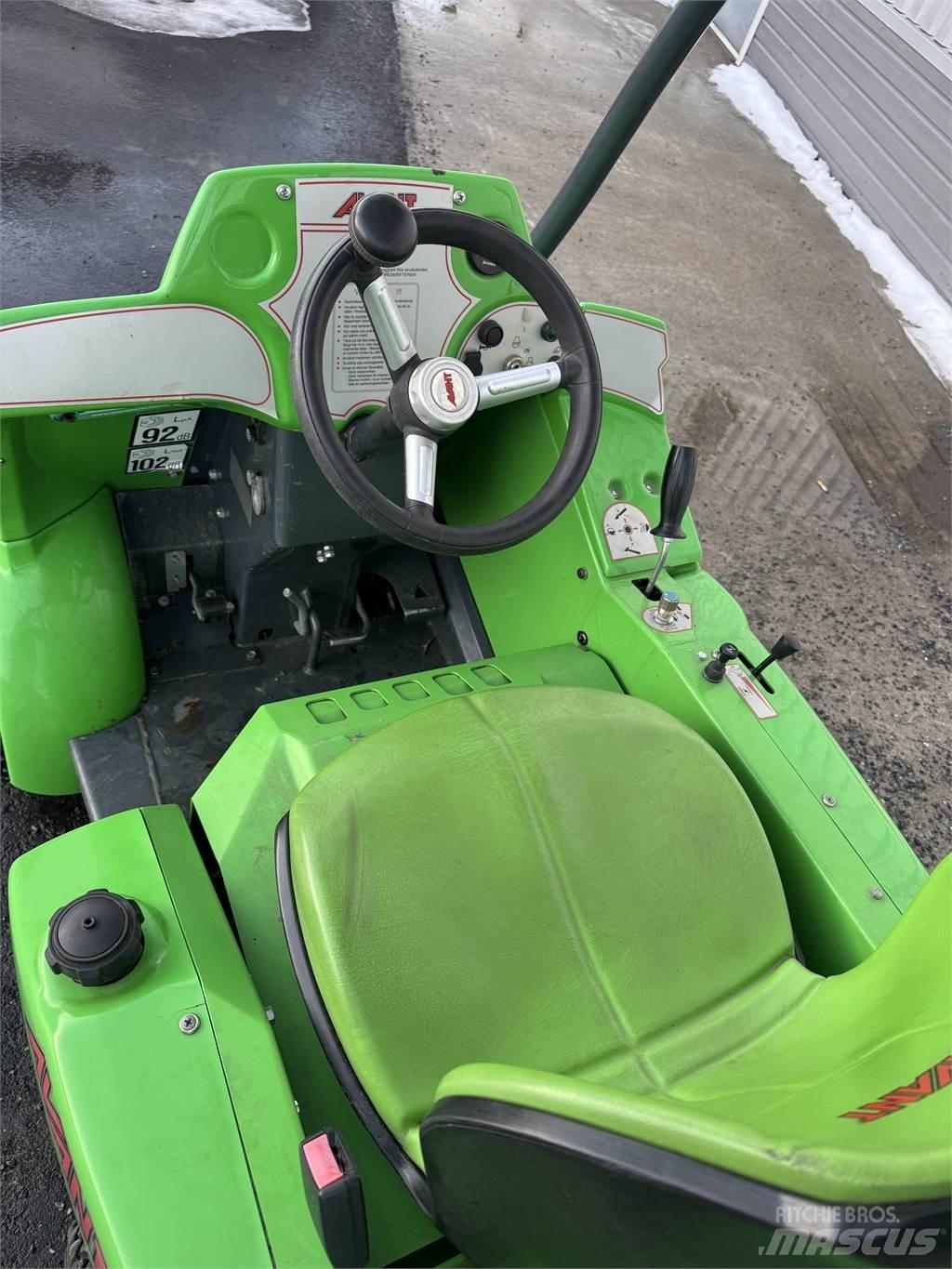 Avant 220 Skid Steer Loaders