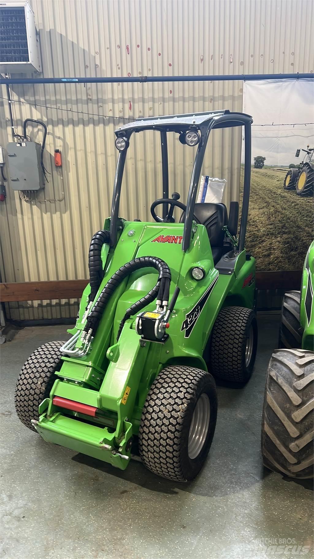 Avant 423 Skid Steer Loaders