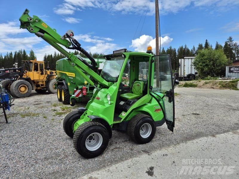 Avant 528 Skid Steer Loaders