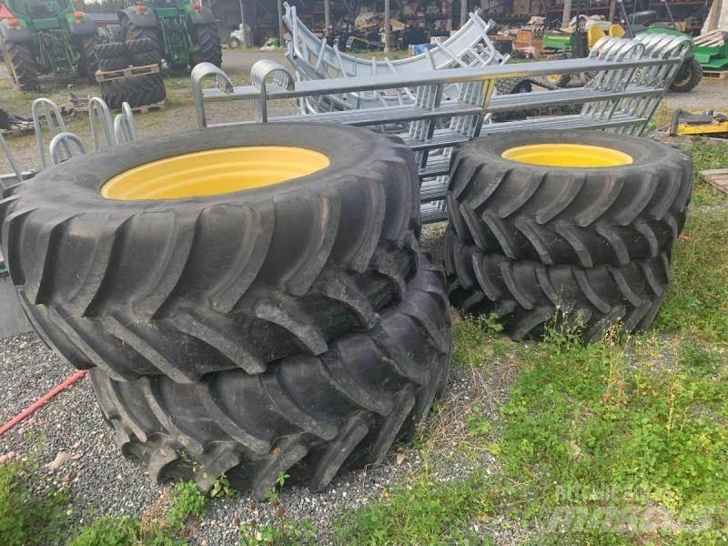 Firestone Däck på fälg Tires, wheels and rims