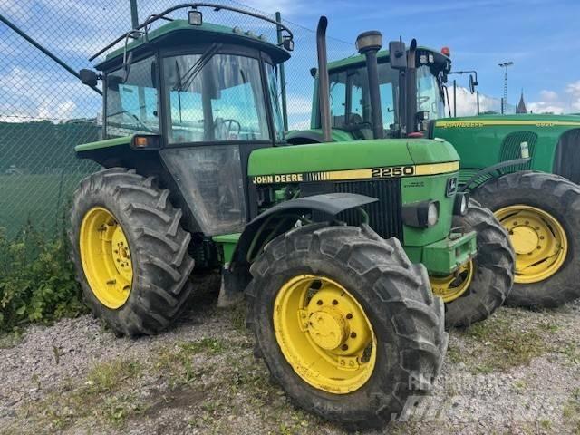 John Deere 2250 TRAKTOR Tractors