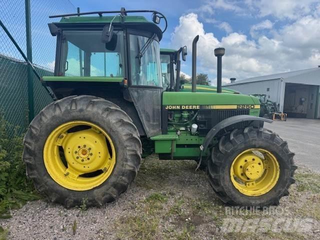 John Deere 2250 TRAKTOR Tractors