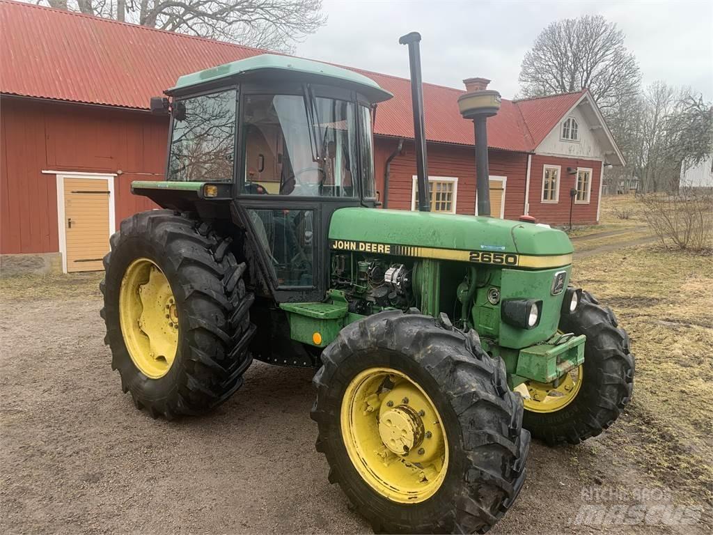John Deere 2650 Tractors