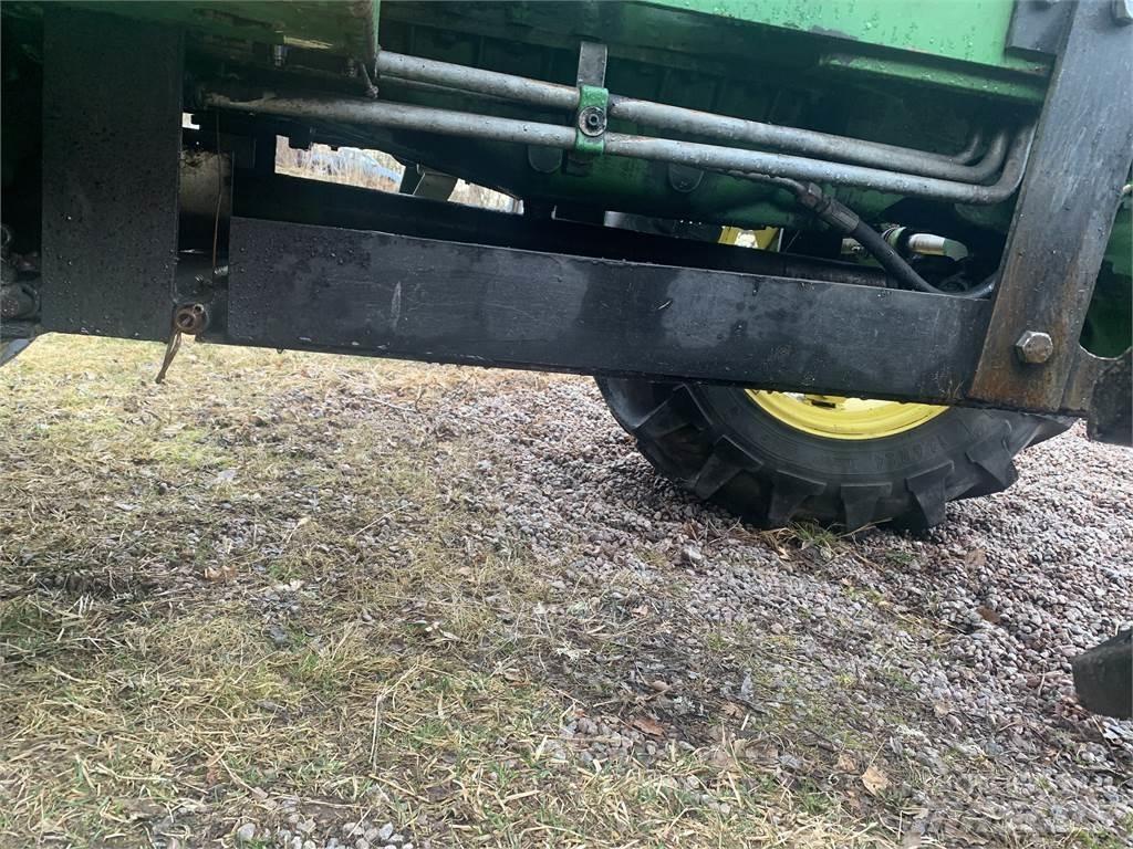 John Deere 2650 Tractors