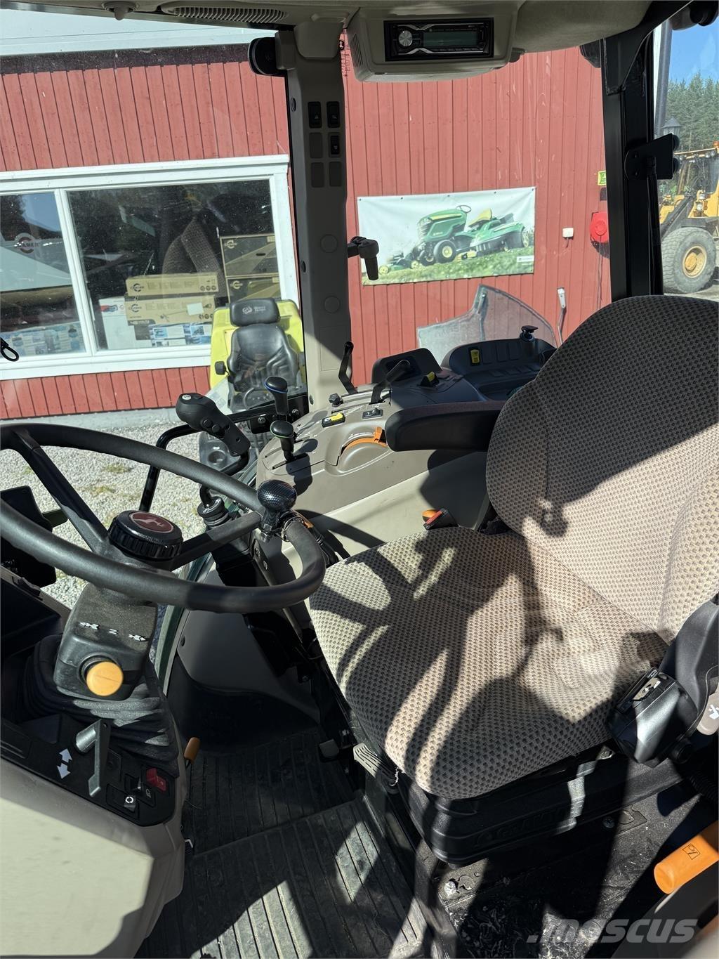 John Deere 5058E Tractors