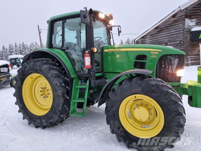 John Deere 7530 Tractors