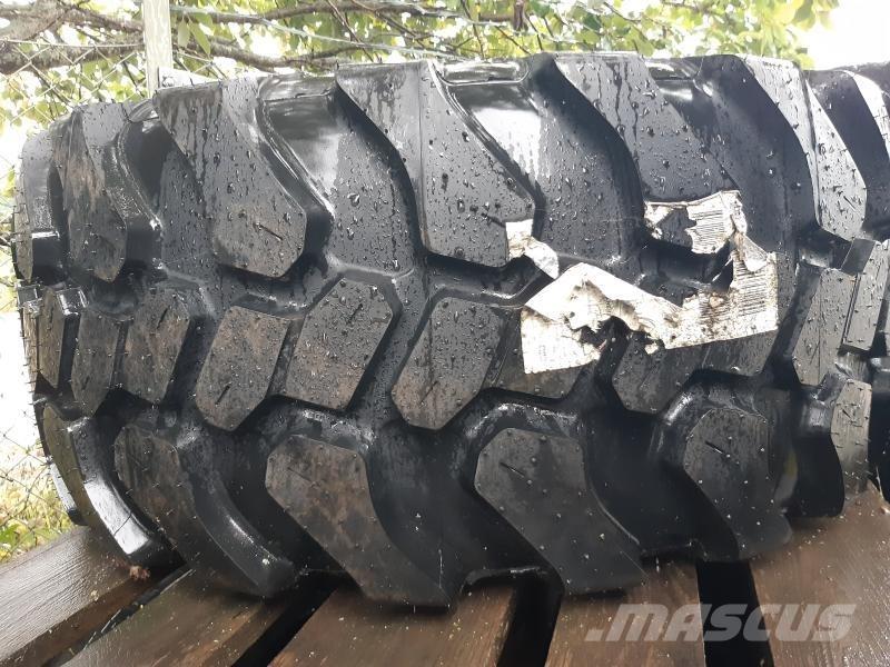  RESERVHJUL 405/70-18 Tires, wheels and rims