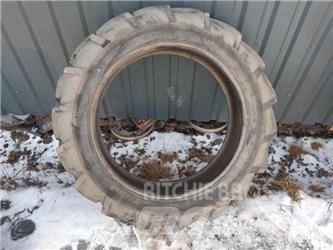 TRAKTORDÄCK 8,3-24 6PLY Tires, wheels and rims