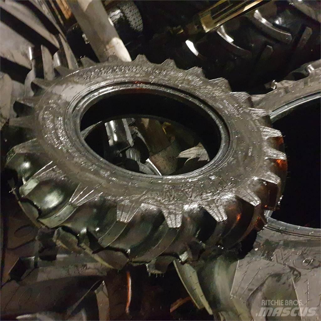  Traktordäck Titan 8-16 Tires, wheels and rims