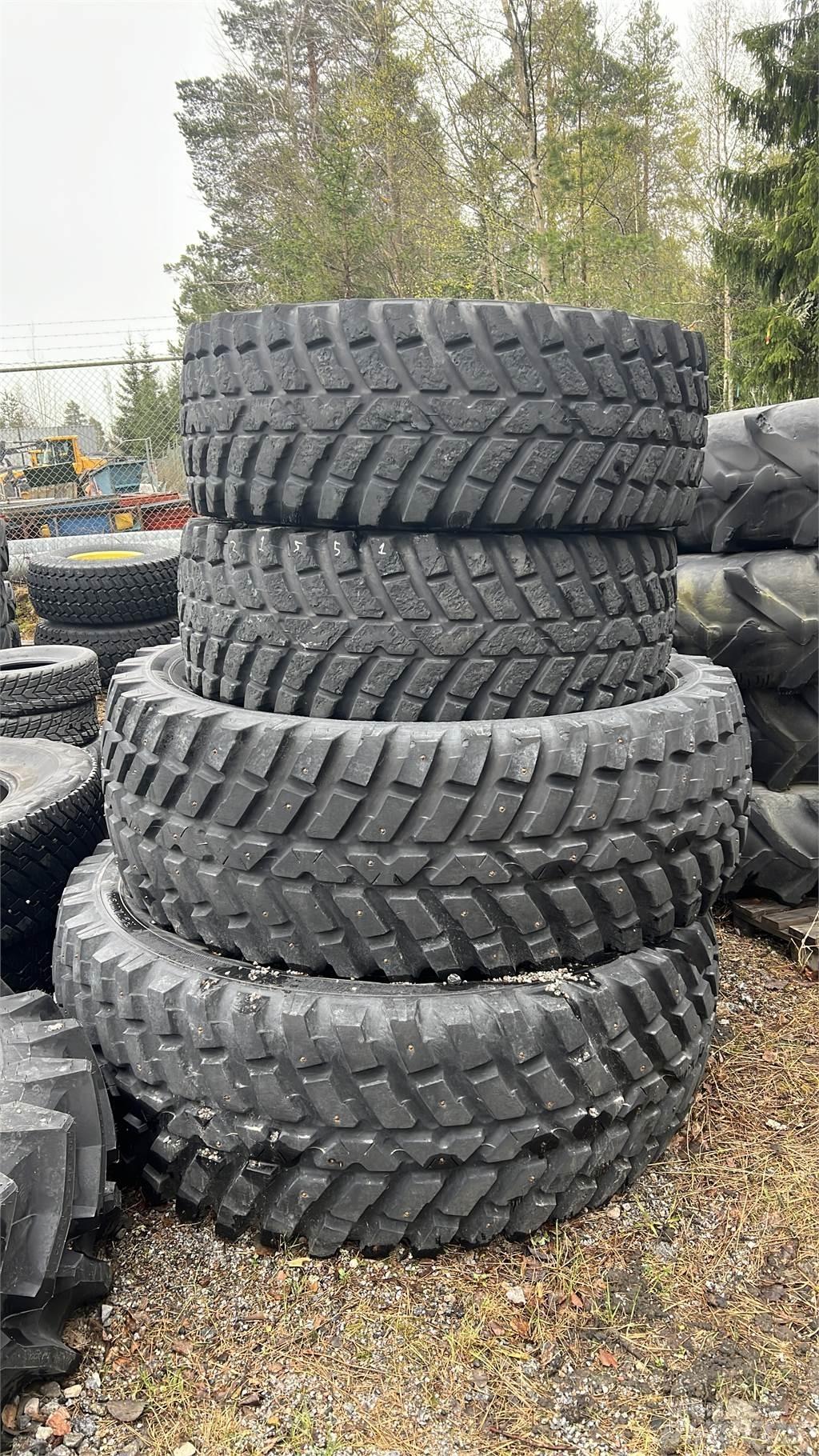  TRI2 Tires, wheels and rims