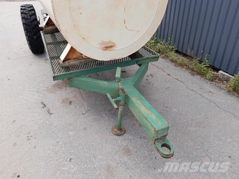  VAGN 1-AXLAD MED TANK Utility Trailers
