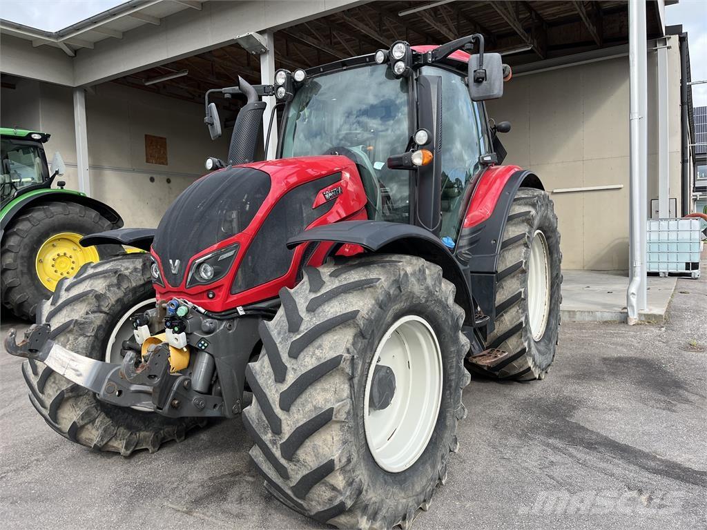 Valtra N174 Tractors