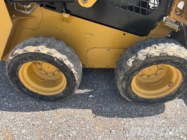 CAT 232D Tires, wheels and rims