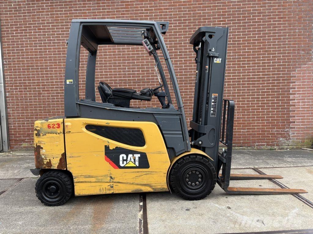 CAT 2EP5000 Electric Forklifts