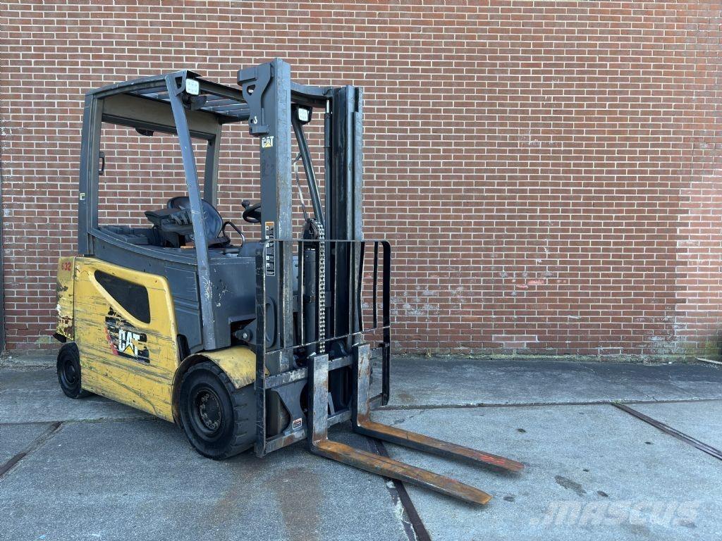 CAT 2EP5000 Electric Forklifts