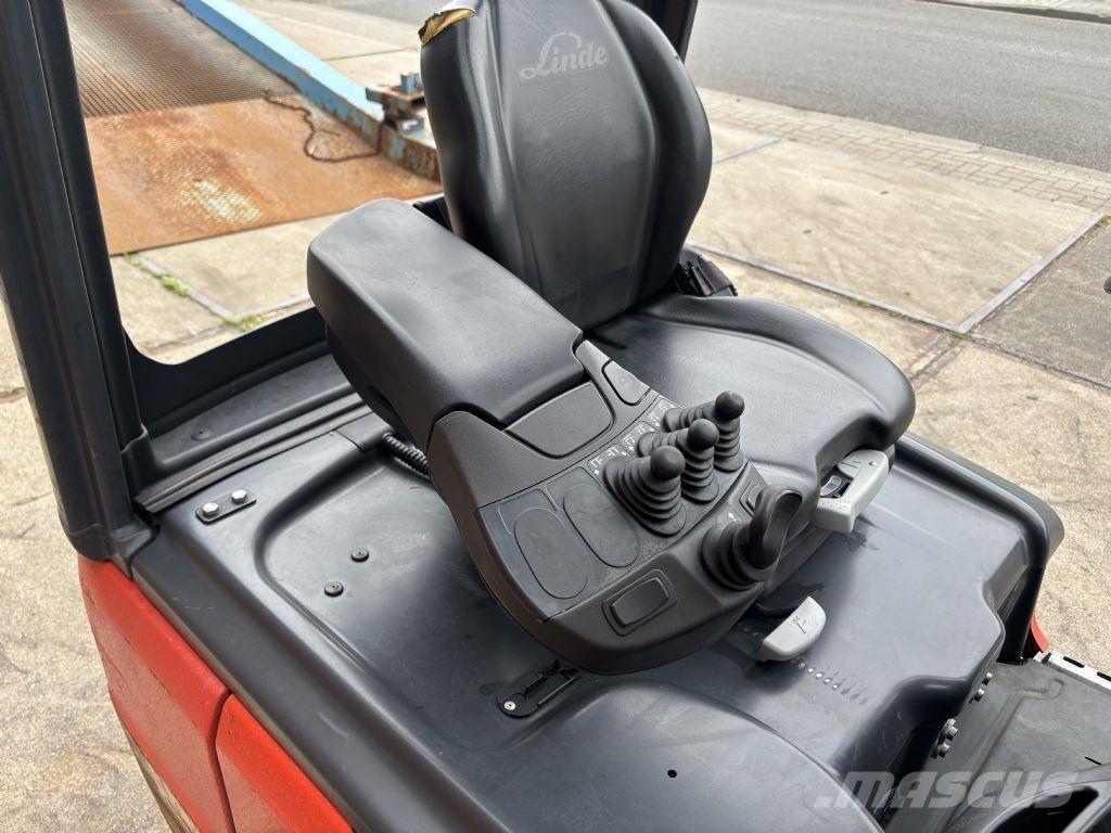 Linde E14-02 Electric Forklifts