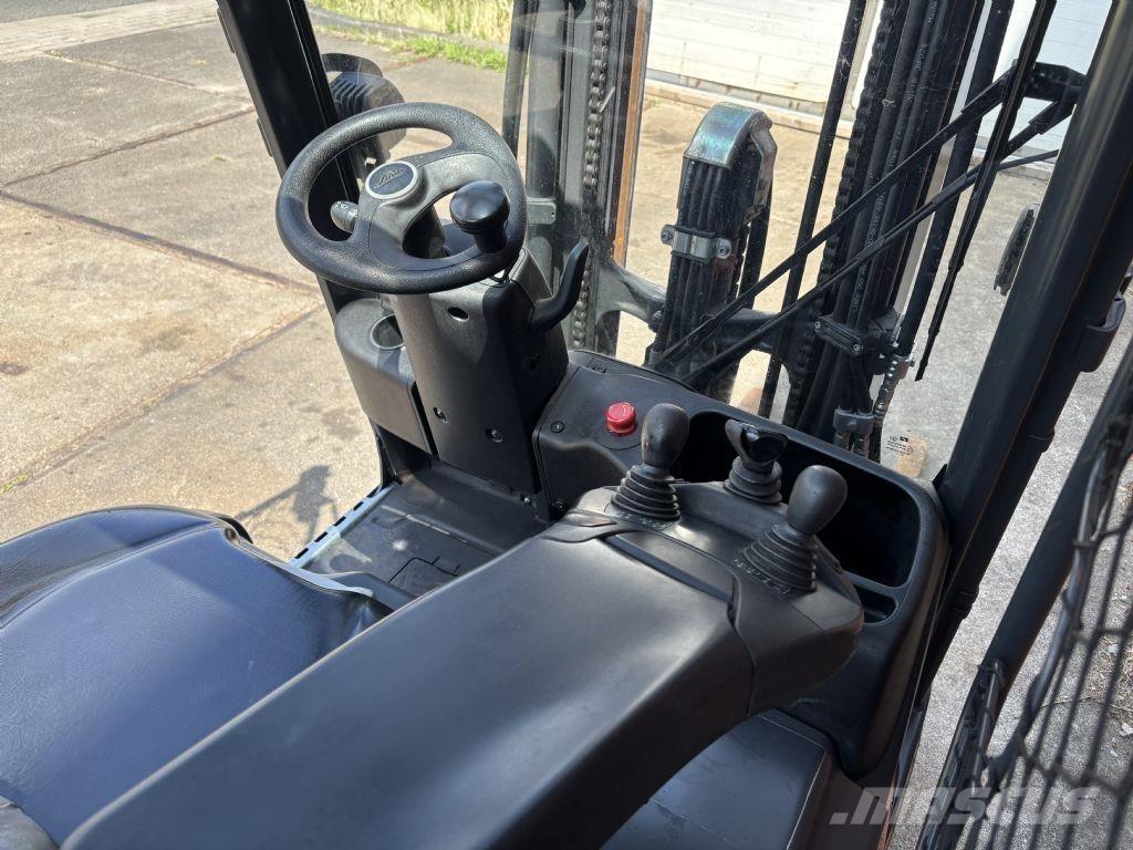 Linde E14-02 Electric Forklifts
