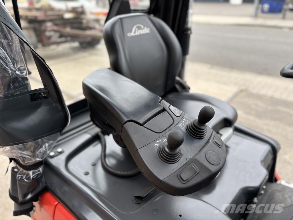 Linde E14-02 Electric Forklifts