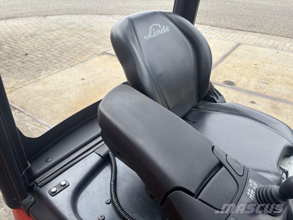 Linde E15-02 Electric Forklifts