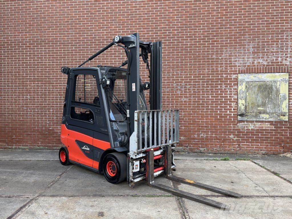 Linde E25-01 Electric Forklifts