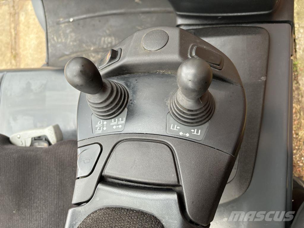 Linde E25L-01 Electric Forklifts
