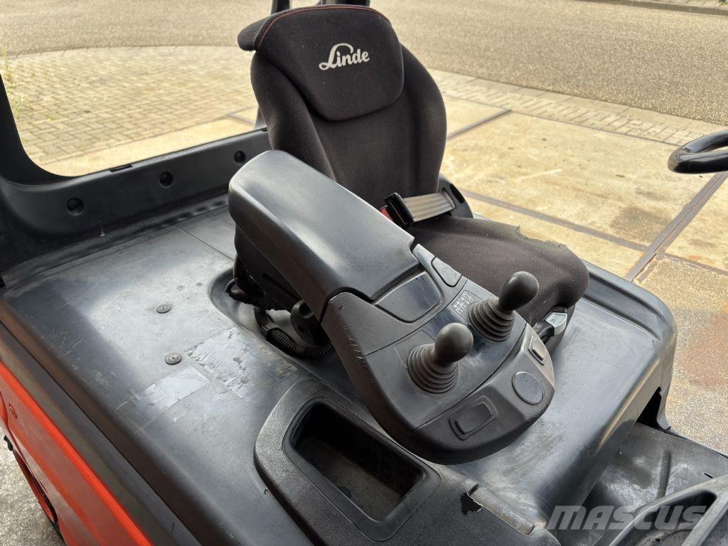 Linde E25L-01 Electric Forklifts