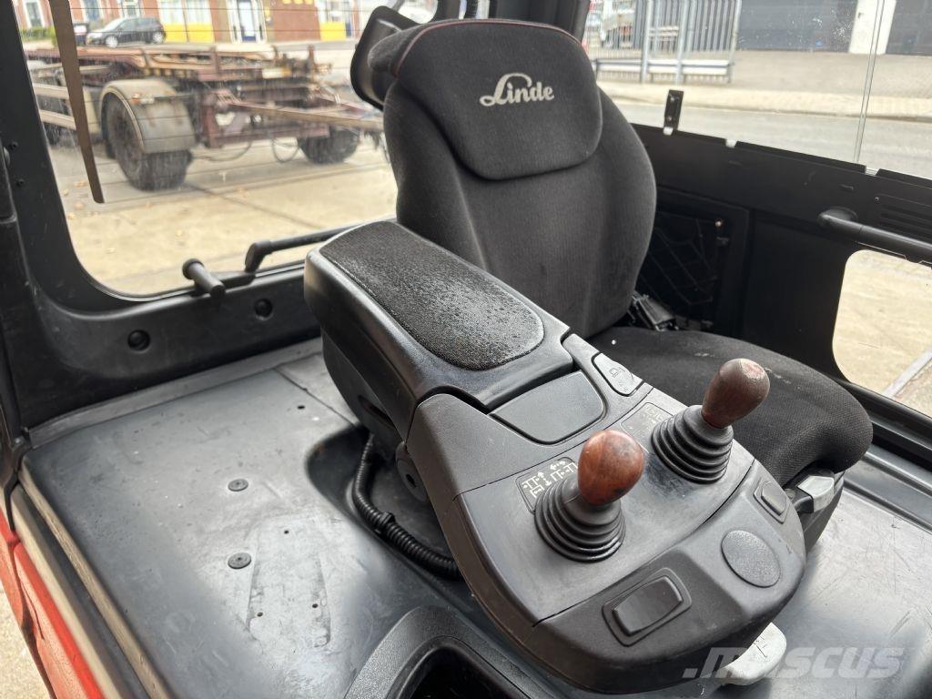 Linde E25L-01 Electric Forklifts