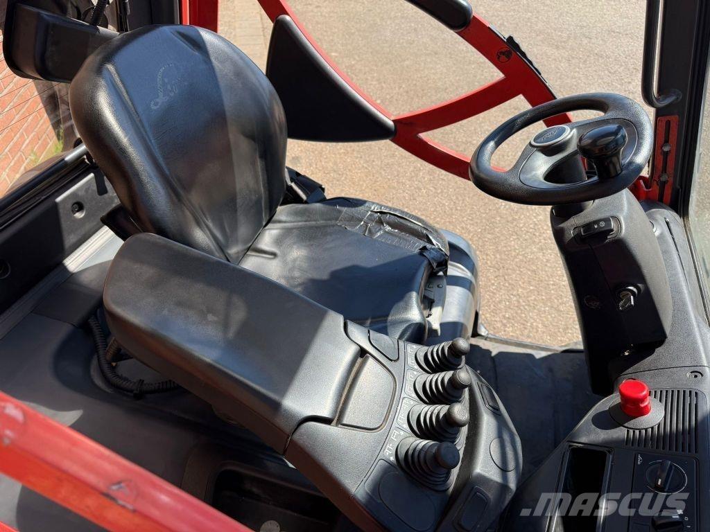 Linde E30-01 Electric Forklifts