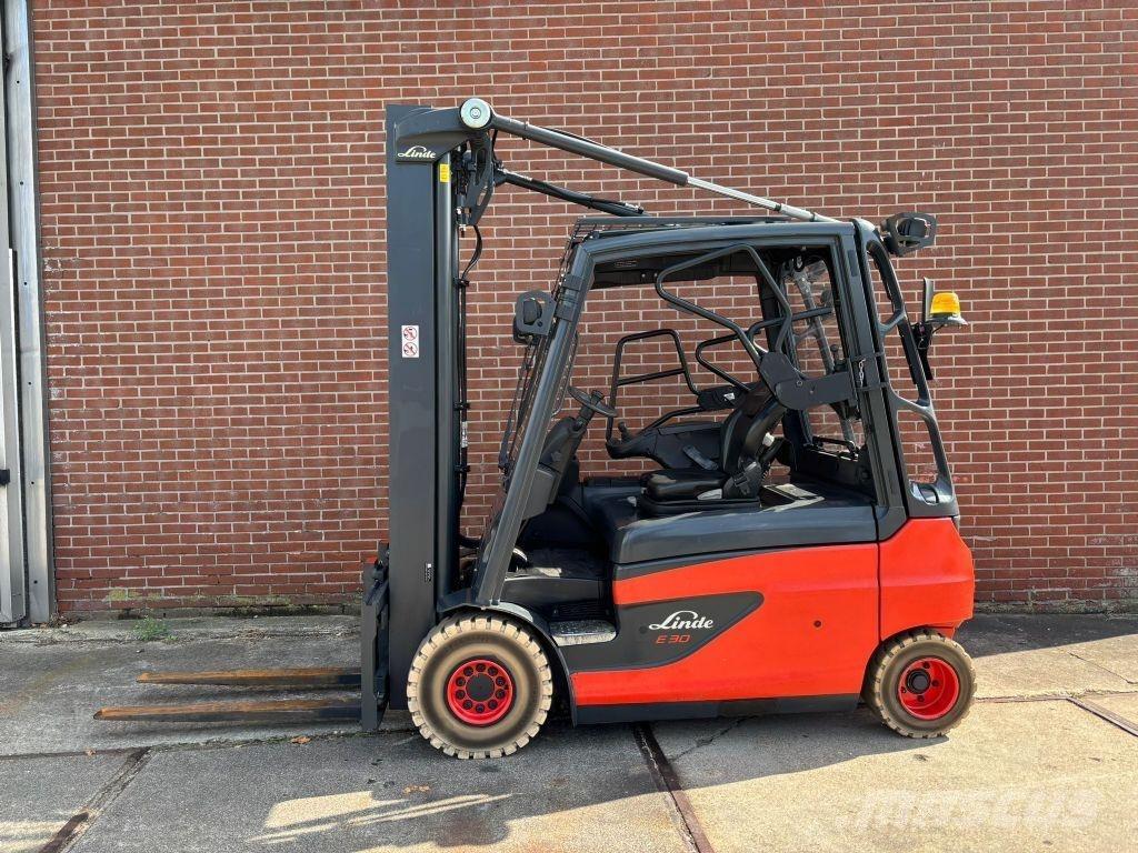 Linde E30L-01 Electric Forklifts