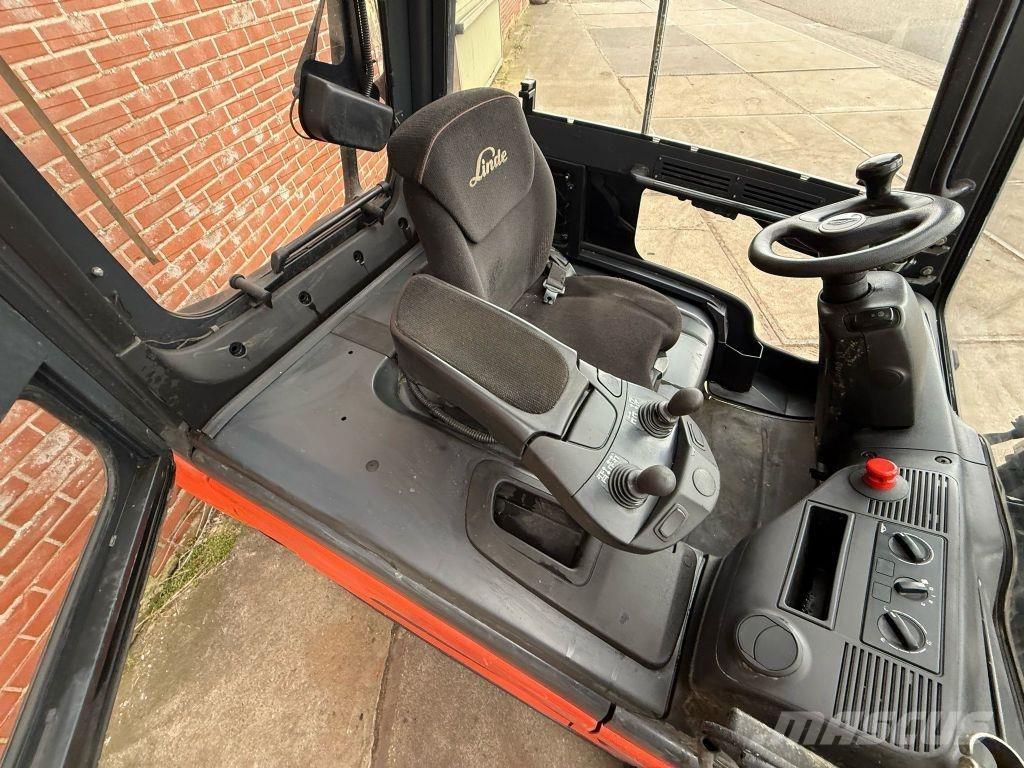 Linde E35L-01 Electric Forklifts