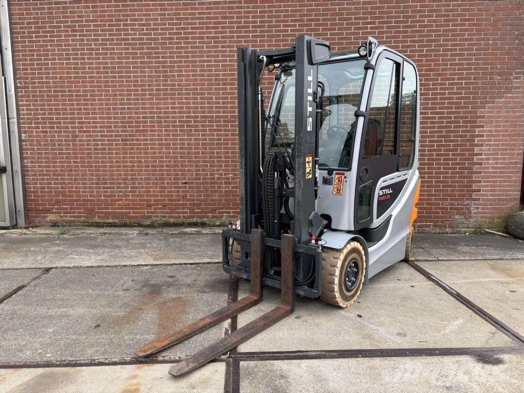 Still RX 60-25 Electric Forklifts