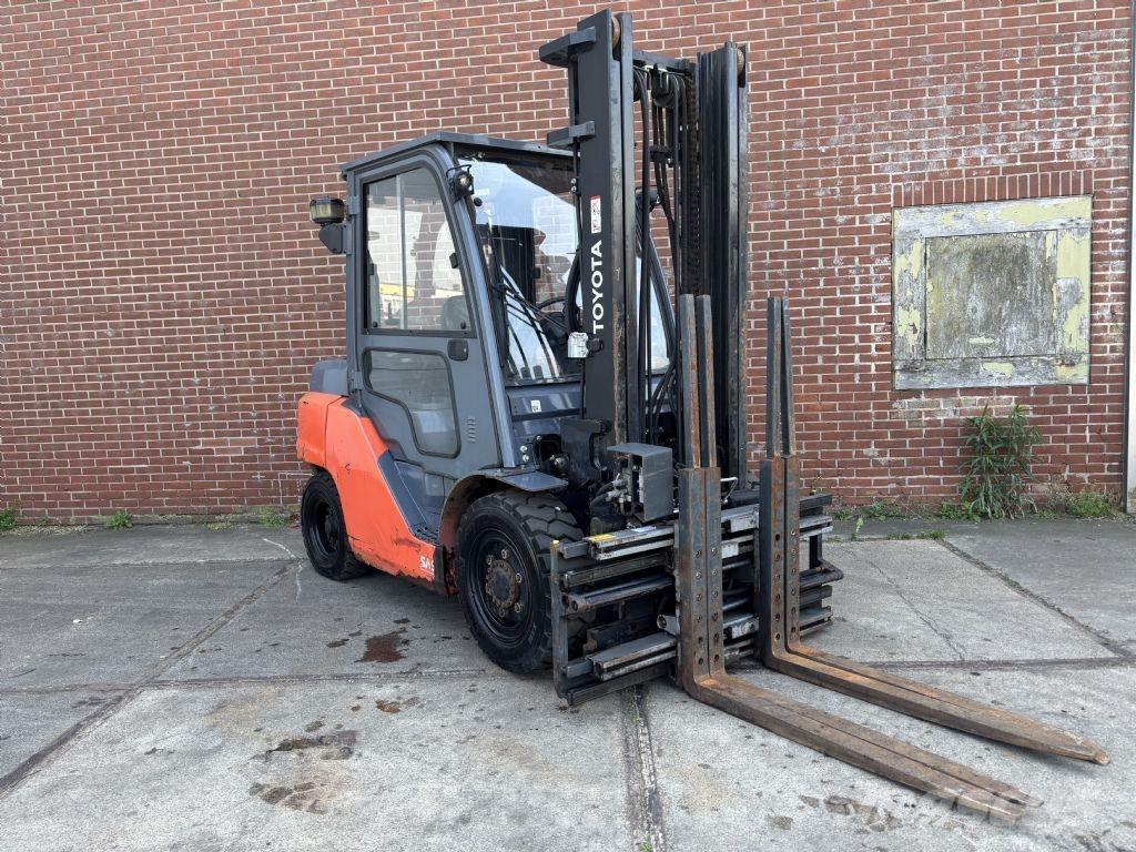 Toyota 40- 8FD40N Diesel Forklifts
