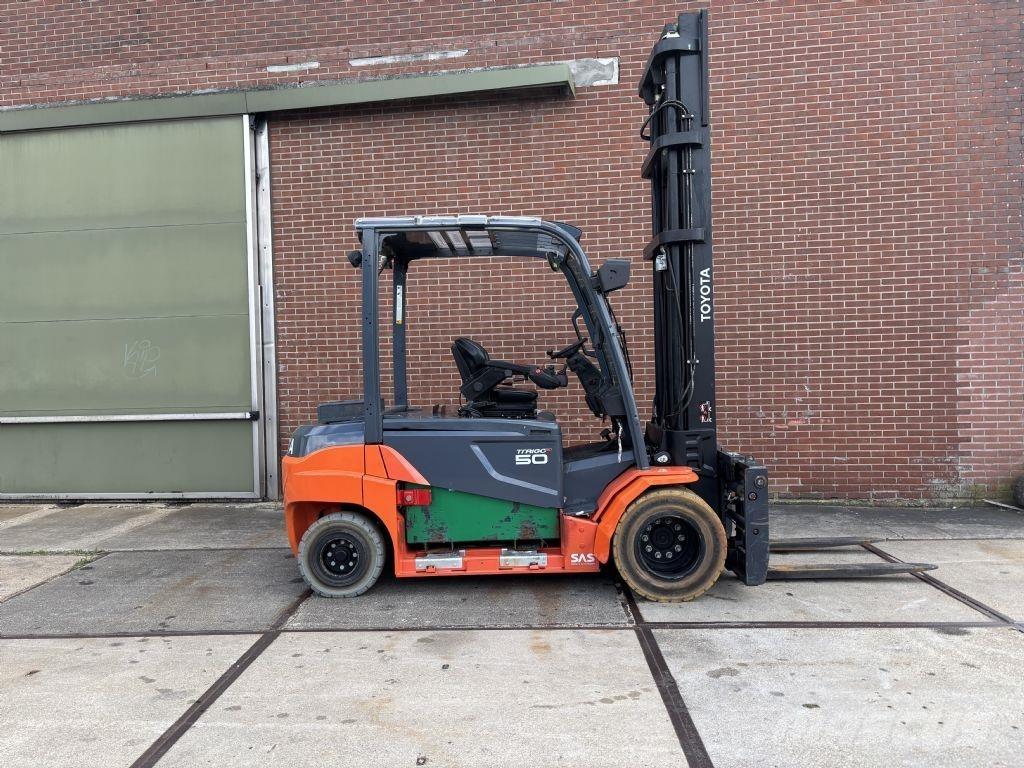 Toyota 8FBMT50 Electric Forklifts
