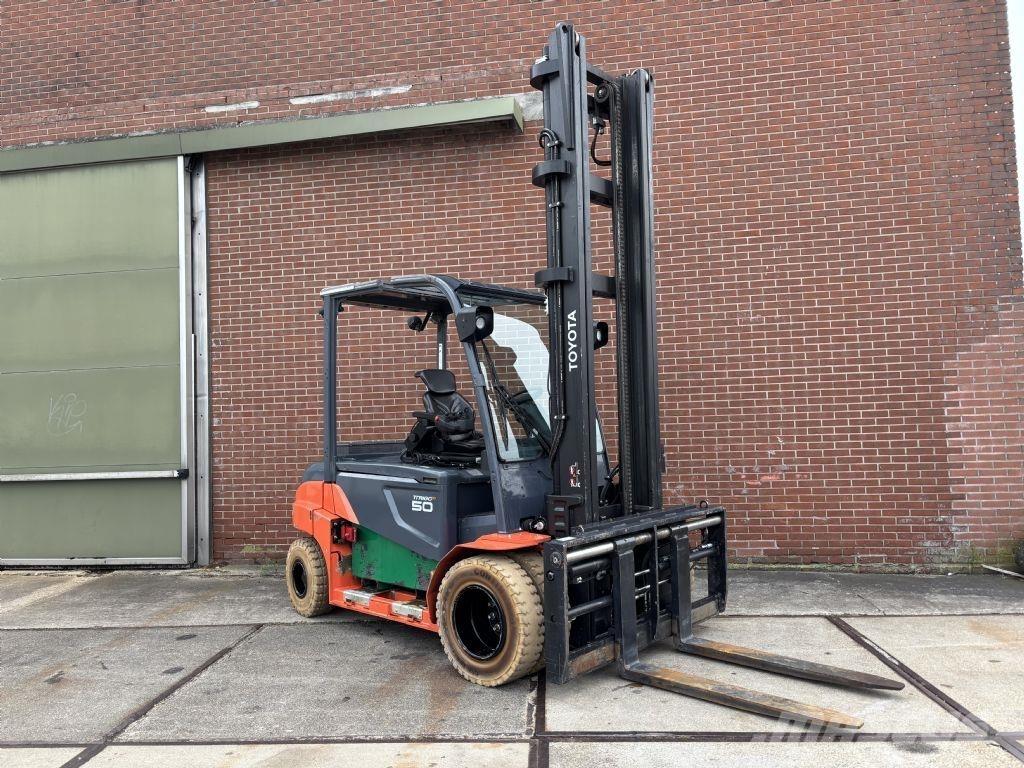 Toyota 8FBMT50 Electric forklift trucks