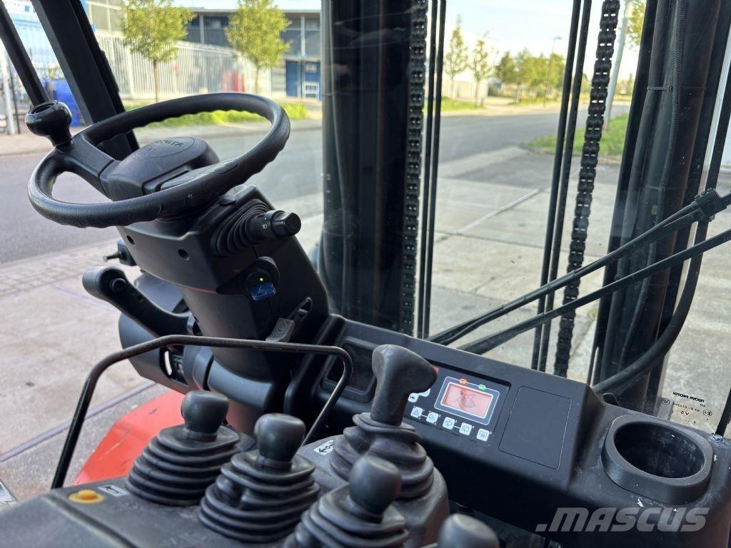 Toyota 8FBMT50 Electric Forklifts