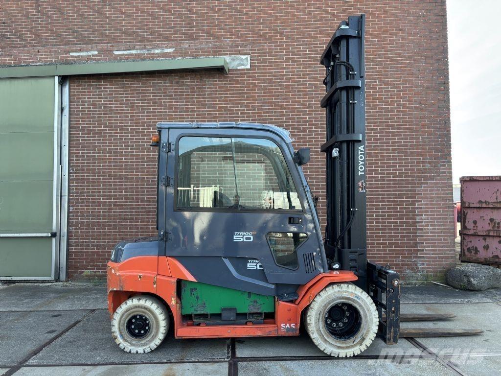 Toyota 8FBMT50 Electric Forklifts