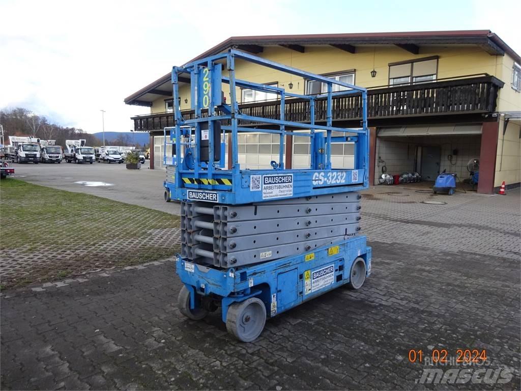 Genie GS 3232 Scissor Lifts