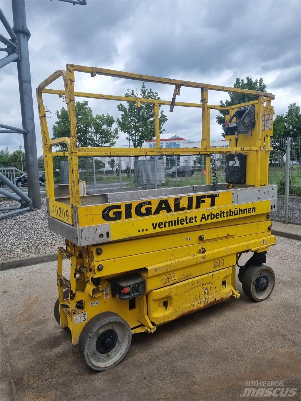 JLG 2030 ES Scissor Lifts