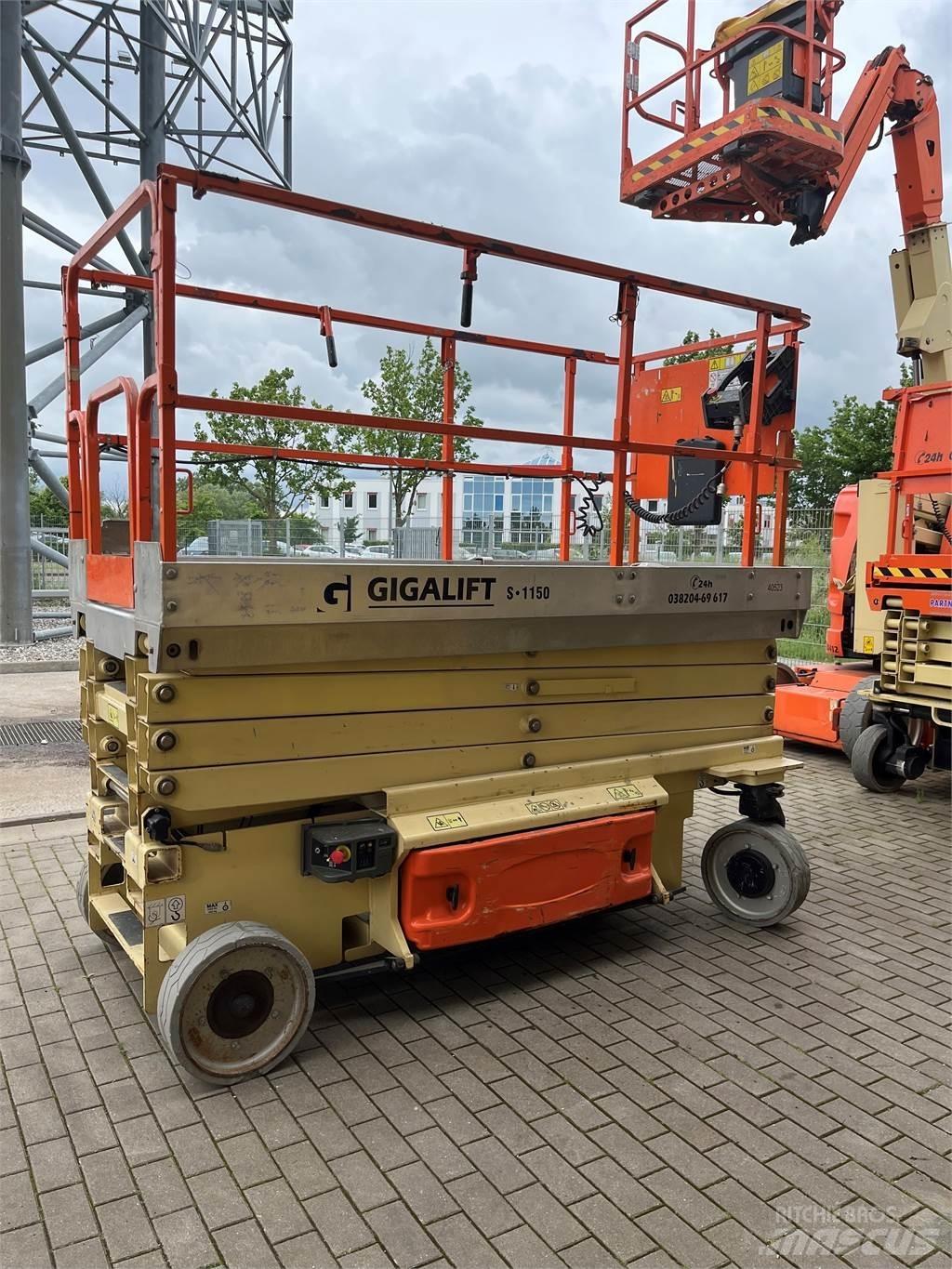 JLG 3246 ES Scissor Lifts