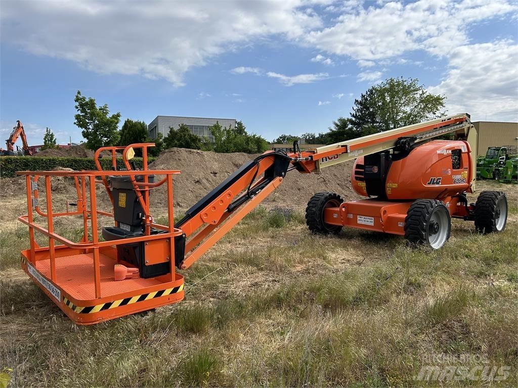 JLG 600AJ Articulated boom lifts