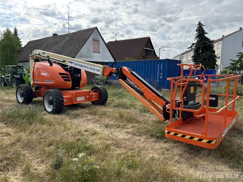 JLG 600AJ Articulated boom lifts