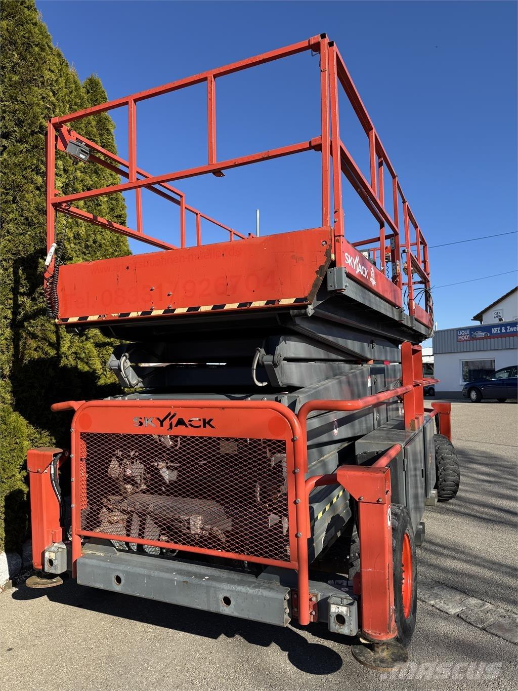 SkyJack SJ9250 Scissor Lifts