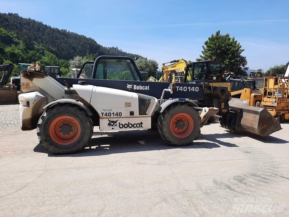 Bobcat T40-140 Reach trucks
