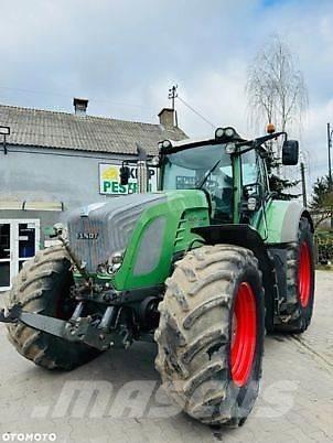 Fendt 933 VARIO Tractors