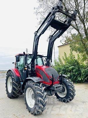 Valtra N104 Tractors