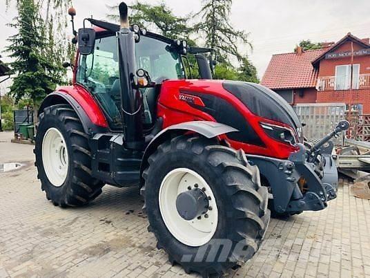 Valtra T154 Tractors