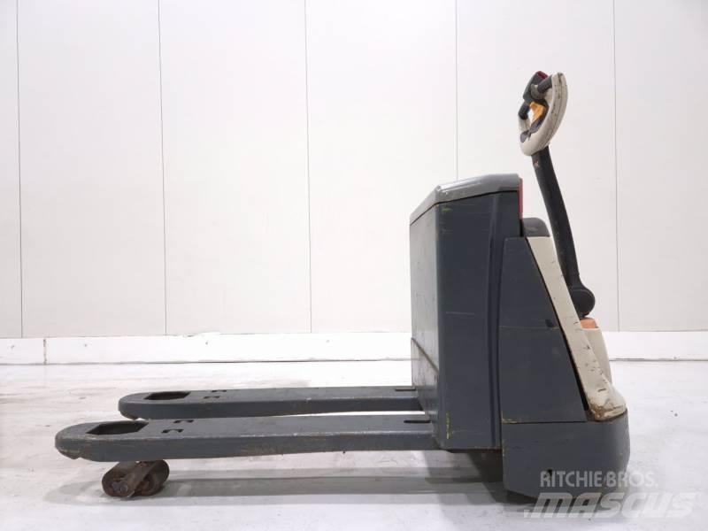 Crown WP 3020 Pallet Truck