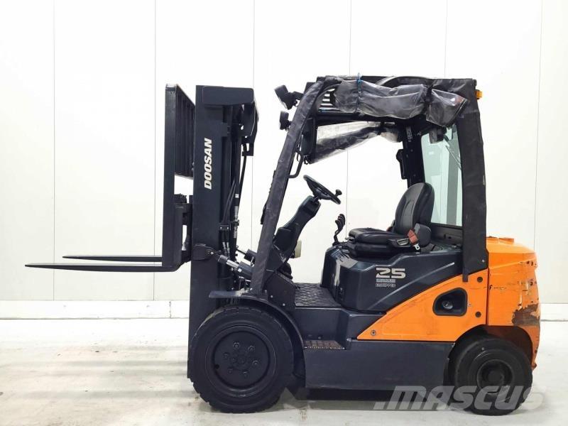 Doosan D25S-7 Diesel Forklifts