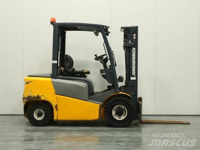 Jungheinrich DFG 425 Diesel Forklifts